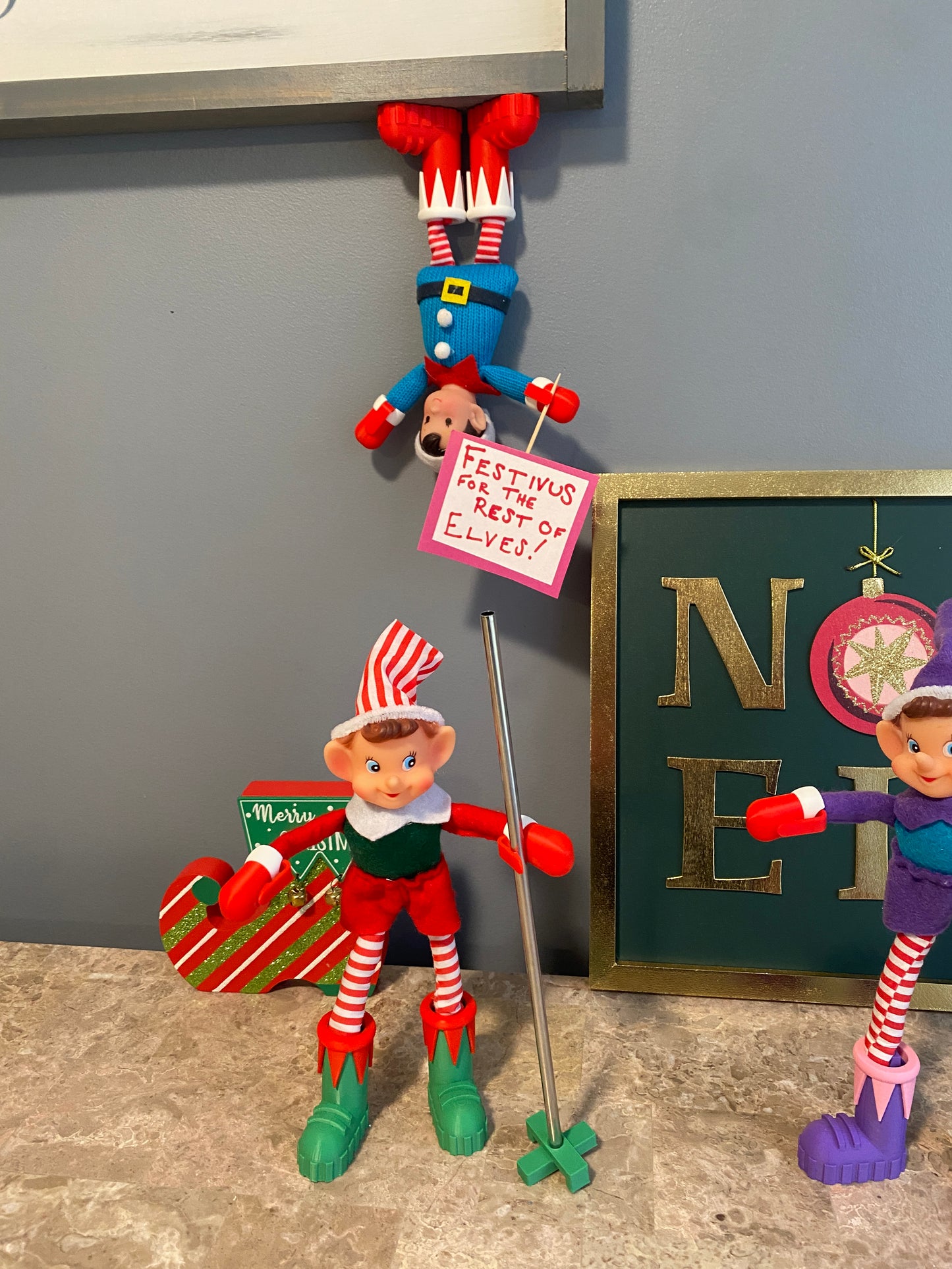 Elf Festivus Pole + MerryMitts