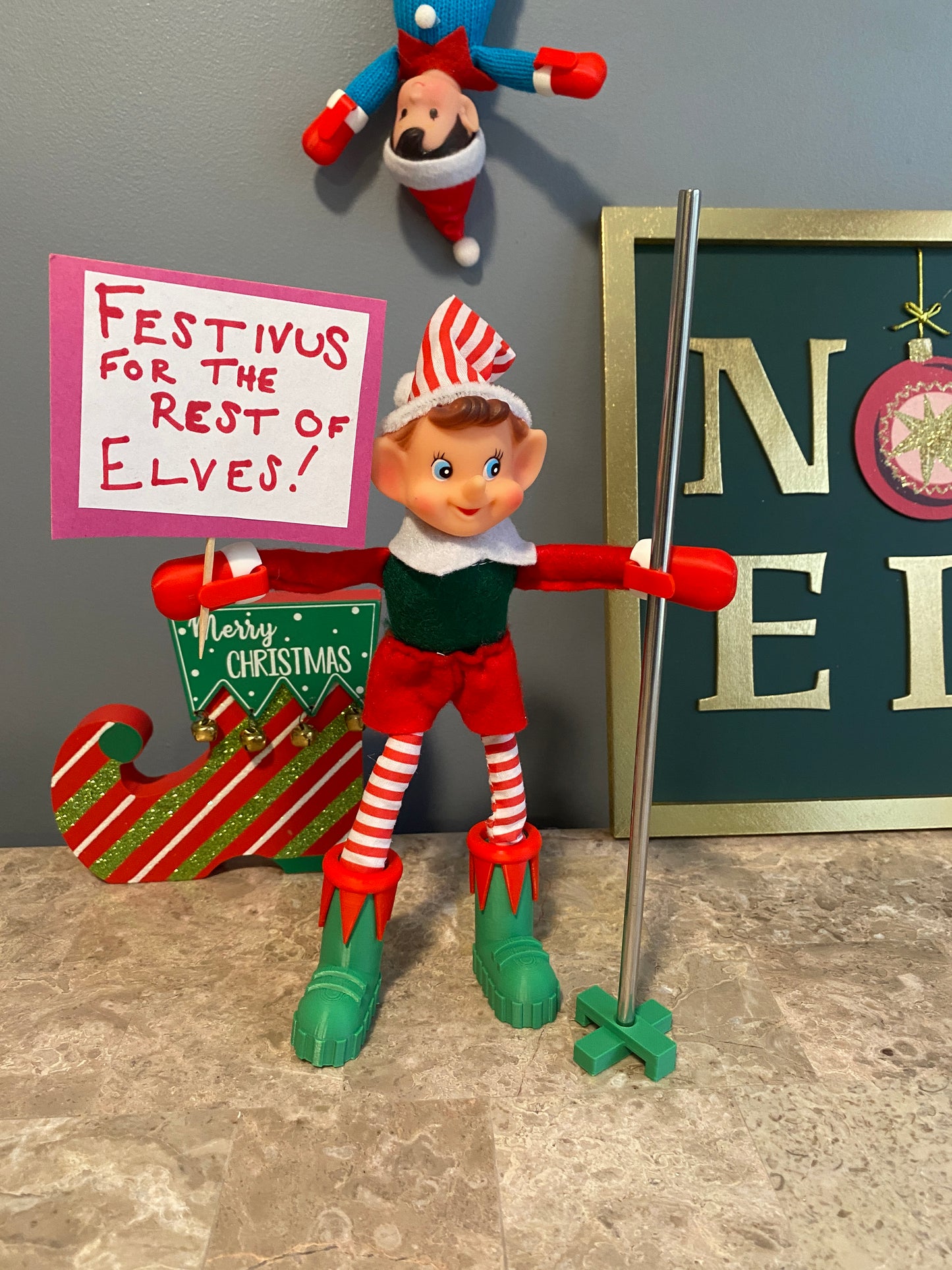 Elf Festivus Pole + MerryMitts